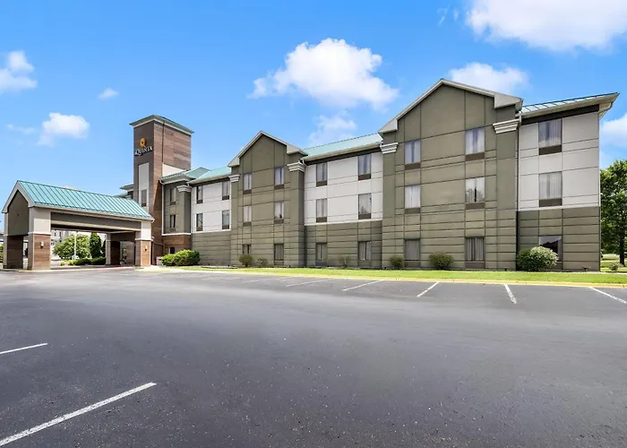 La Quinta Inn & Suites By Wyndham Louisville East
